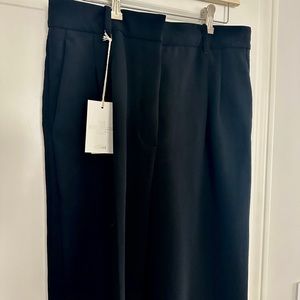 Aritzia Wilfred Effortless Cropped Pants in size 12